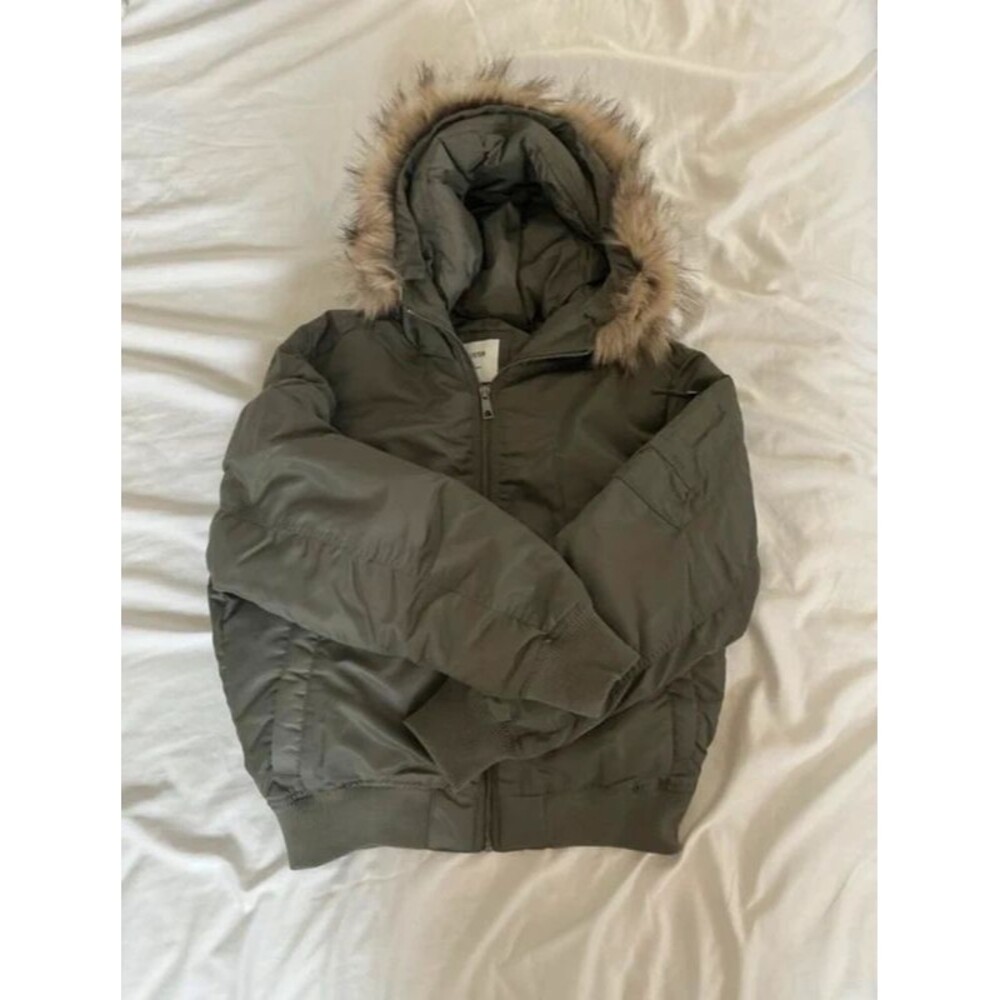Hollister Faux Fur Bomber Jacket Size L